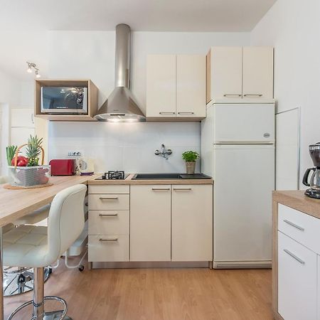Apartment Felix Porec Esterno foto