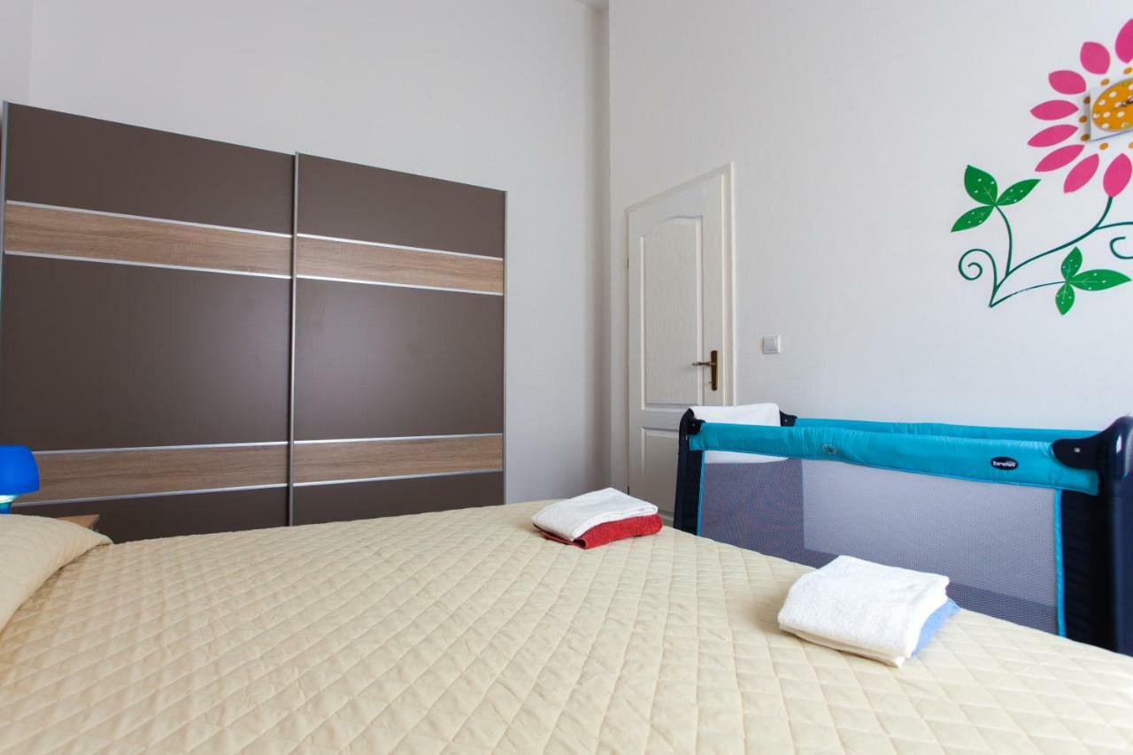 Apartment Felix Porec Esterno foto